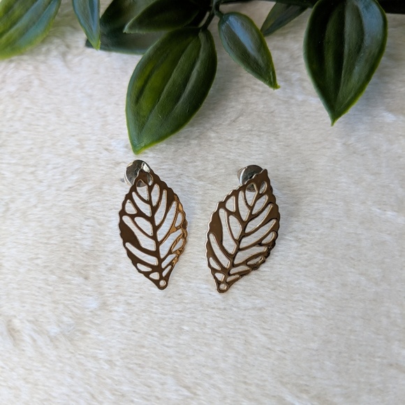Dainty Gold Leaf Earrings - Picture 2 of 6